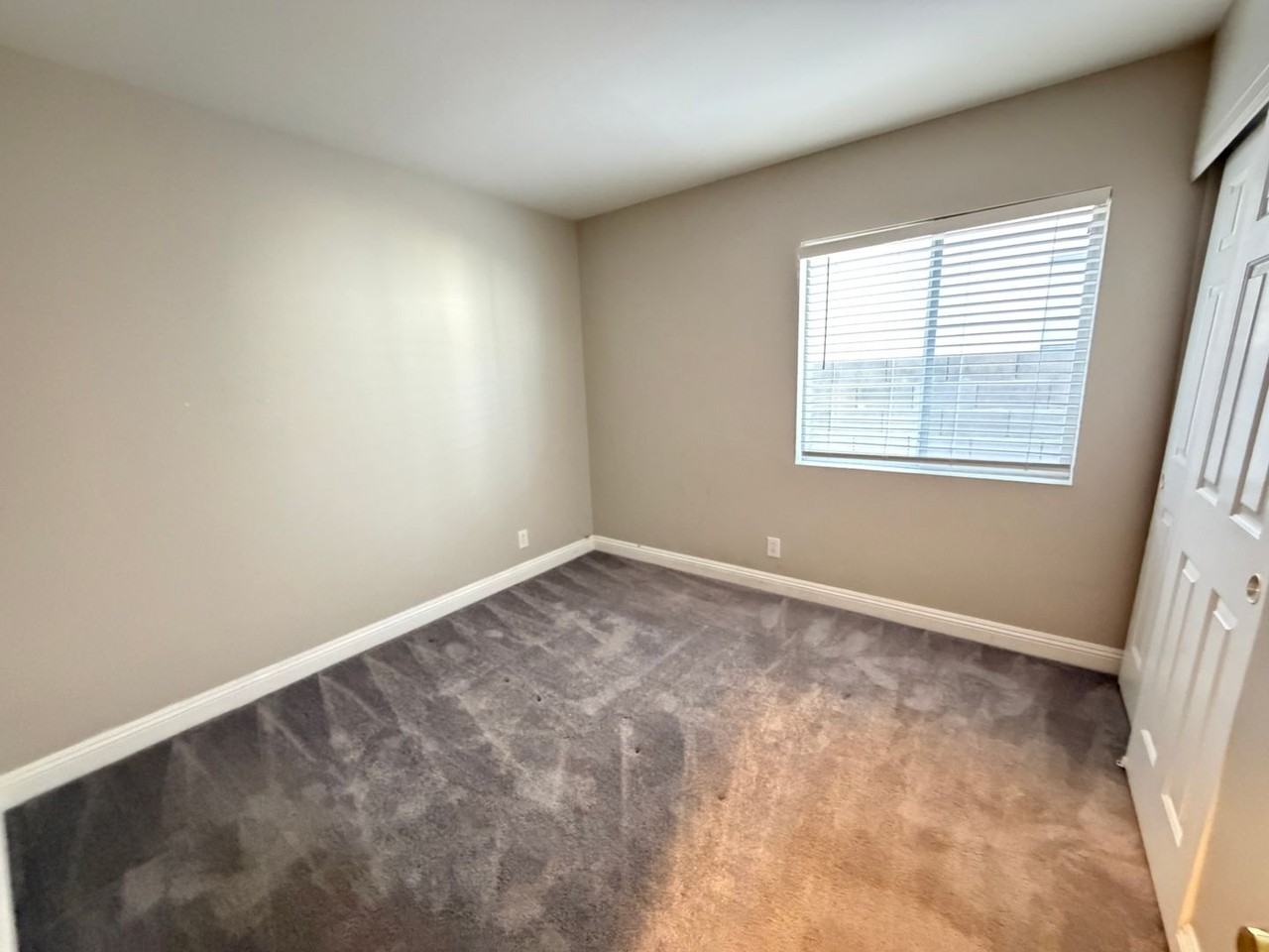 1433 Iron Springs Dr - Photo 7 of 10