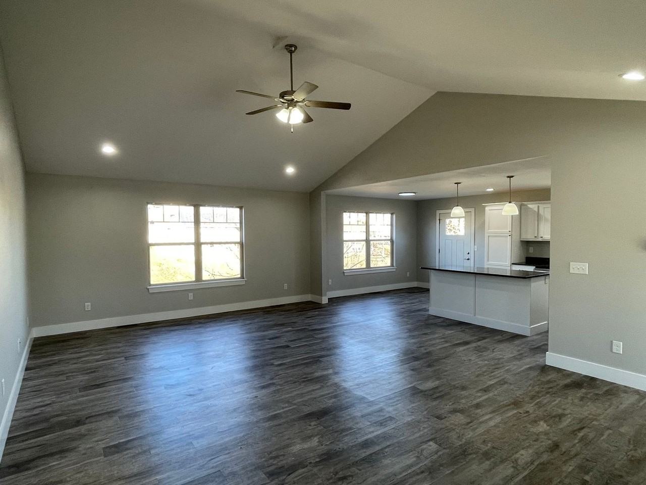 106 Kennedy Ct - Photo 6 of 50