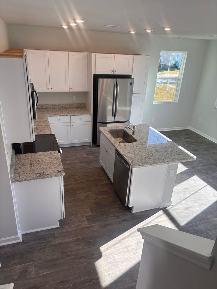 174 Cypress Hollow Dr - Photo 3 of 11