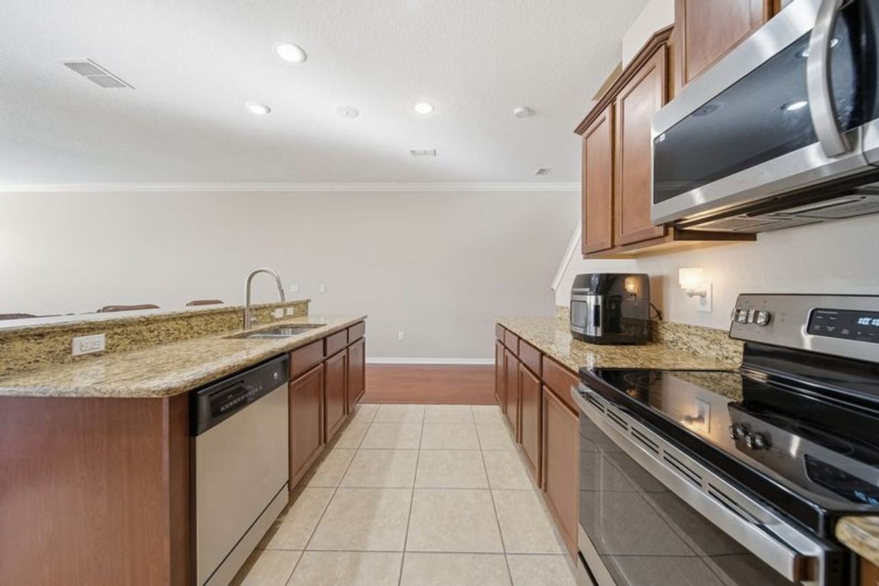 8605 Fiddleleaf Ct - Photo 4 of 29