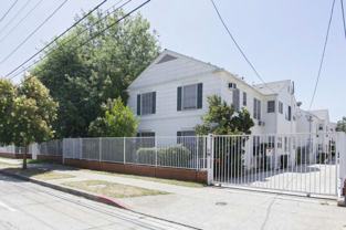 11926 Chandler Blvd - Photo 1 of 1