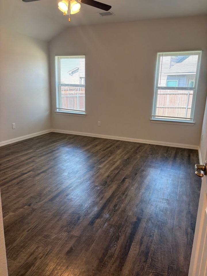 2006 Yale St - Photo 6 of 16