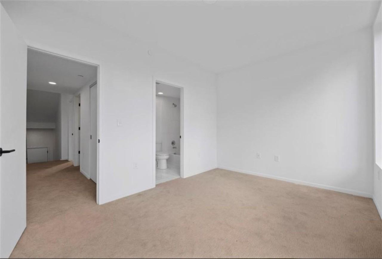 136 Burrows St - Photo 5 of 14