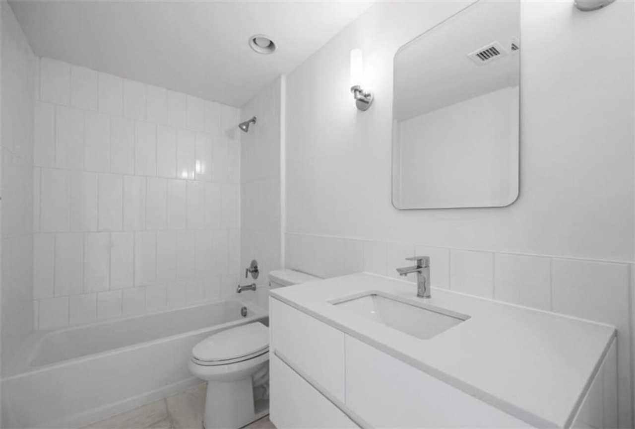 136 Burrows St - Photo 7 of 14