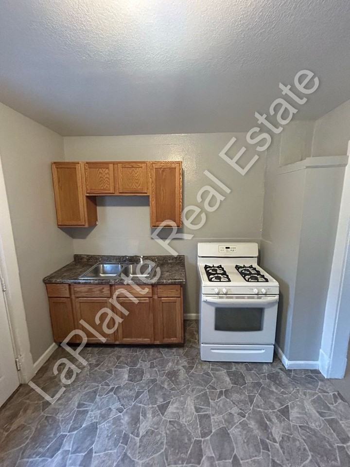 1804 Bigelow St - Photo 6 of 18