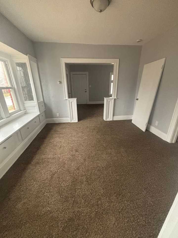 11117 Revere Ave - Photo 3 of 12