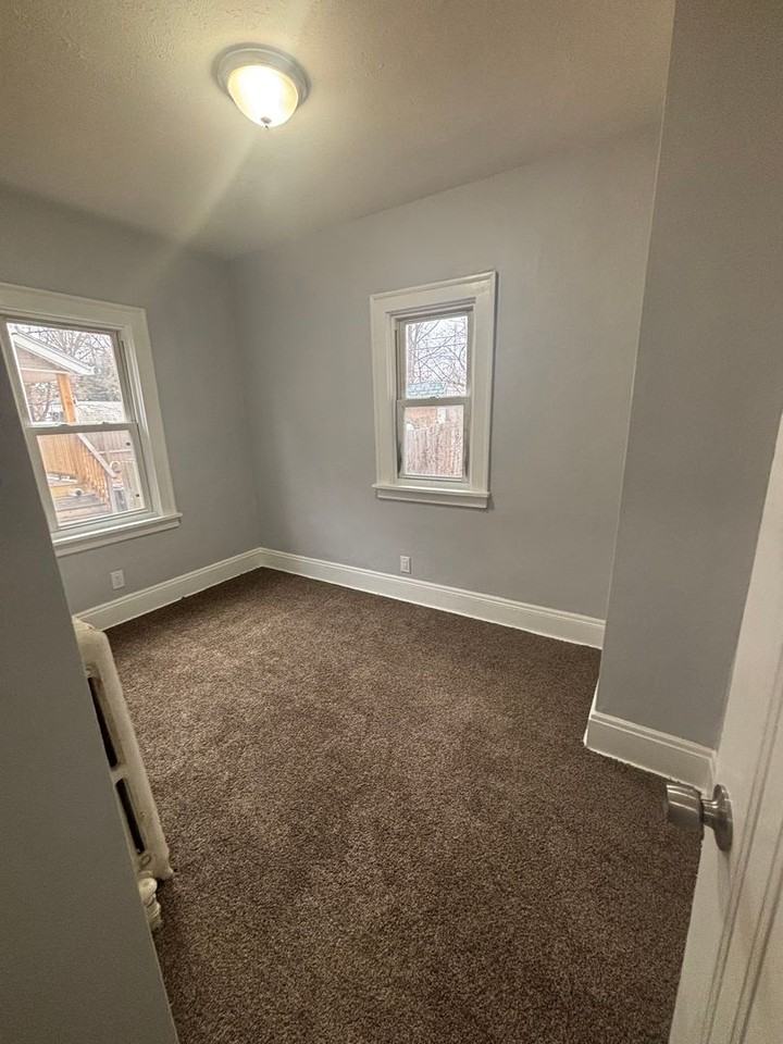 11117 Revere Ave - Photo 6 of 12