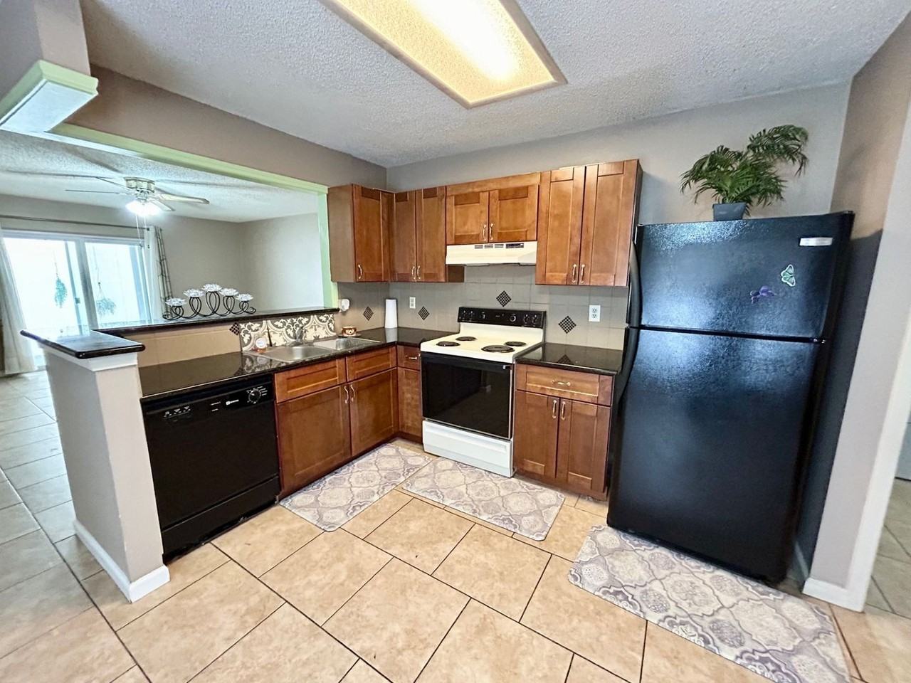 15431 Cross Vine - Photo 2 of 25