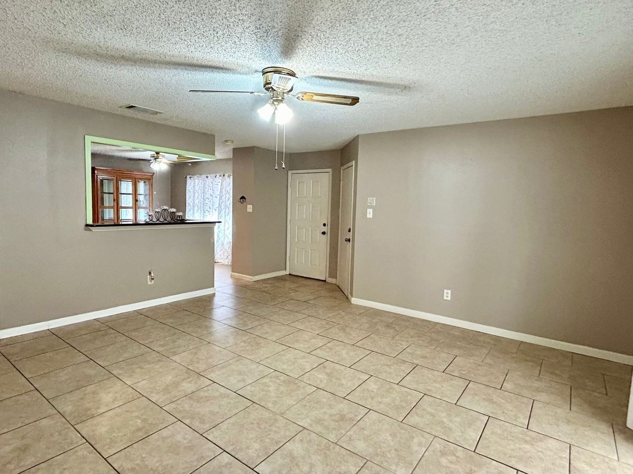 15431 Cross Vine - Photo 3 of 25
