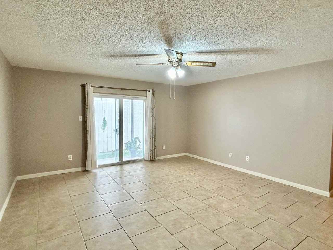 15431 Cross Vine - Photo 4 of 25