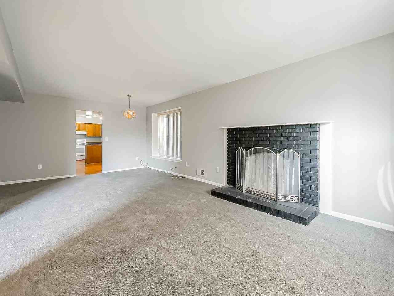 19500 W 11 Mile Rd - Photo 3 of 28