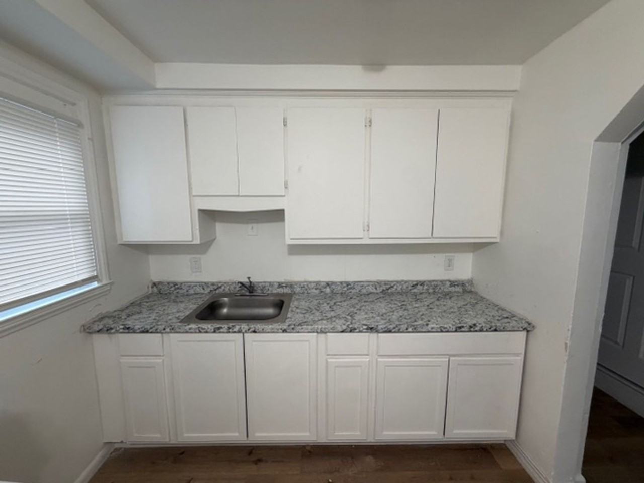 19786 Oakfield St - Photo 4 of 15