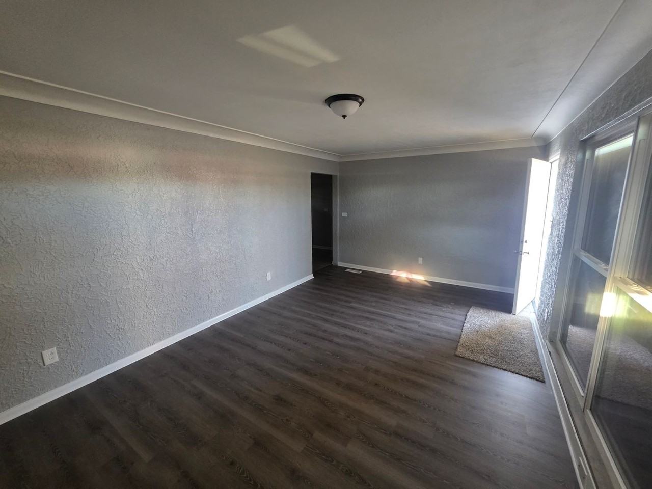 315 Water St - Photo 2 of 8