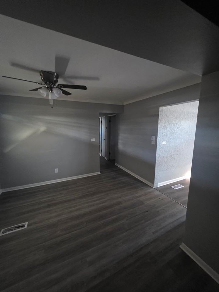 315 Water St - Photo 4 of 8