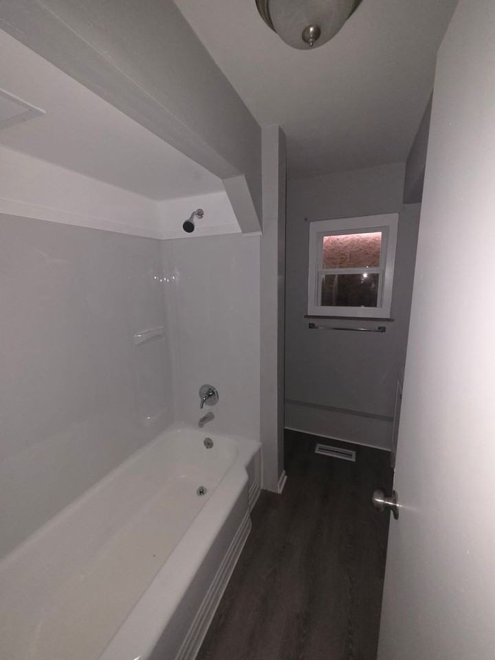 315 Water St - Photo 6 of 8