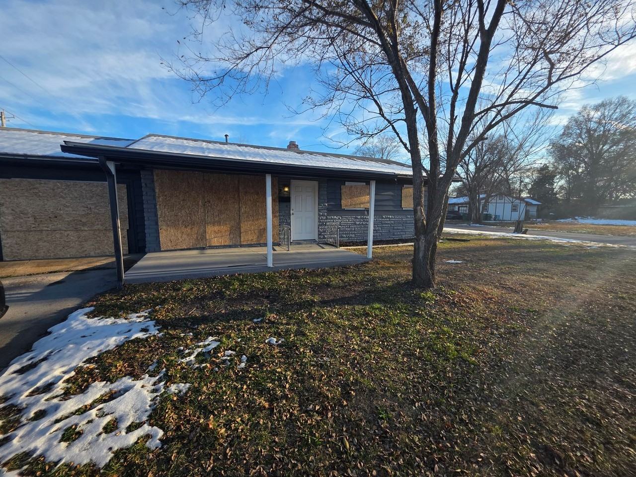 2 Leonard Dr - Photo 2 of 11