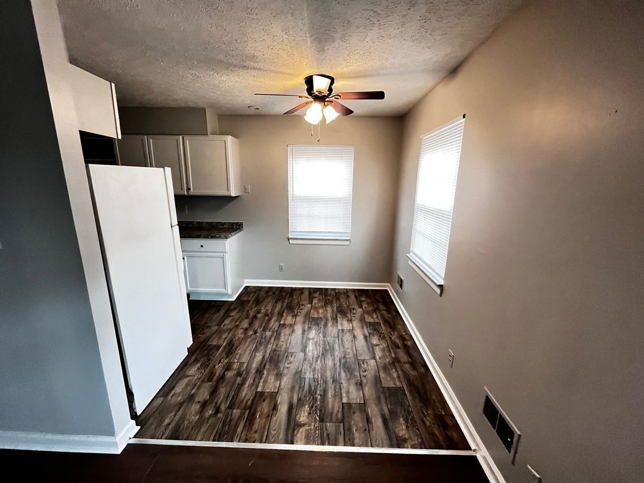 4405 Landside Dr - Photo 3 of 11