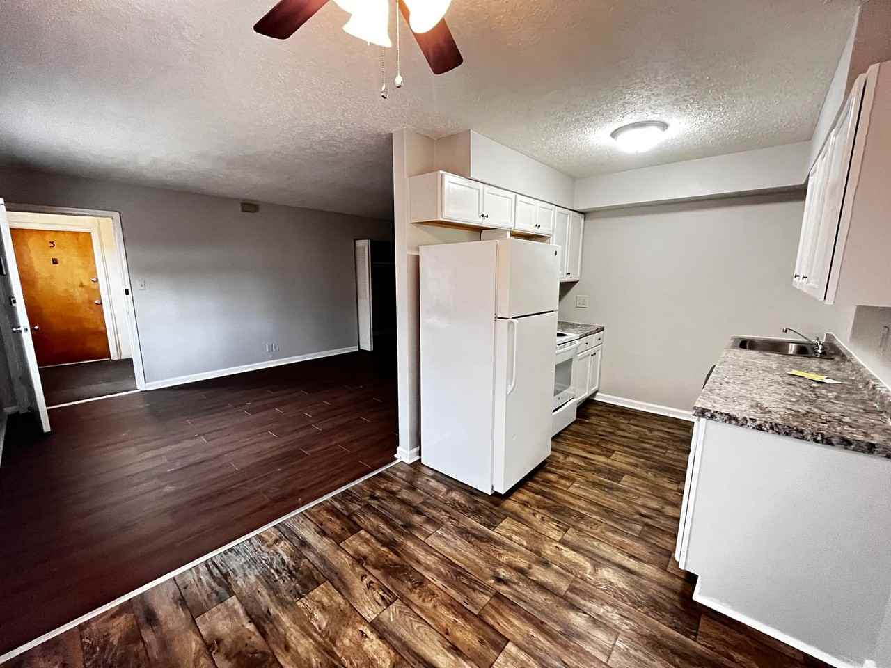 4405 Landside Dr - Photo 4 of 11