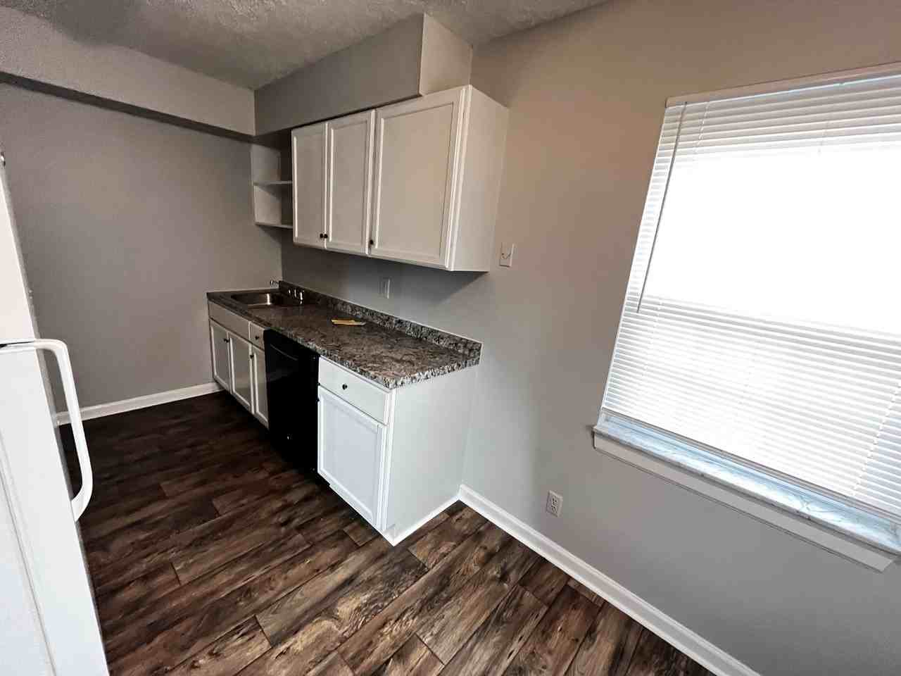 4405 Landside Dr - Photo 5 of 11