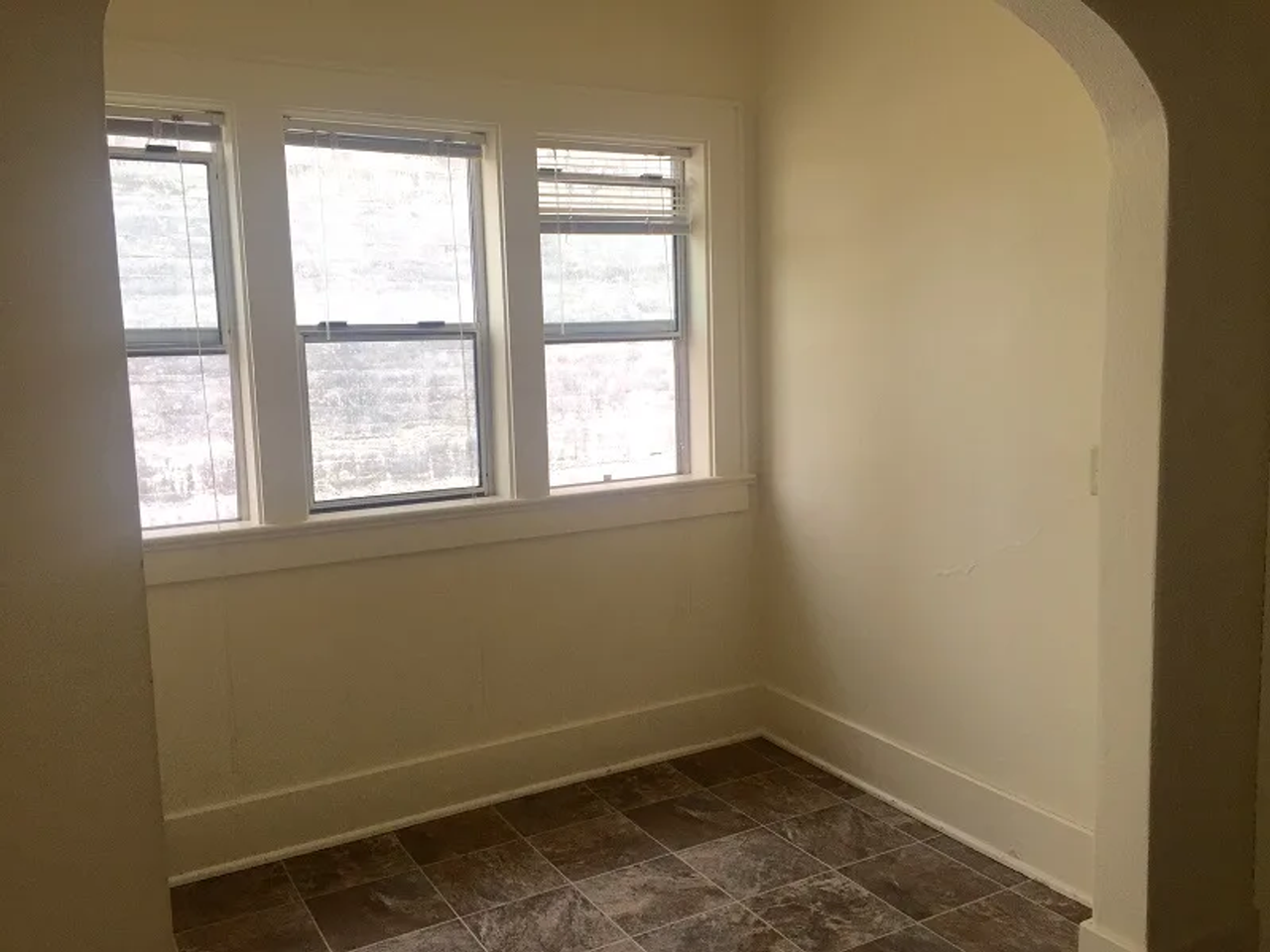 Elaine Apartments - Photo 5 of 31