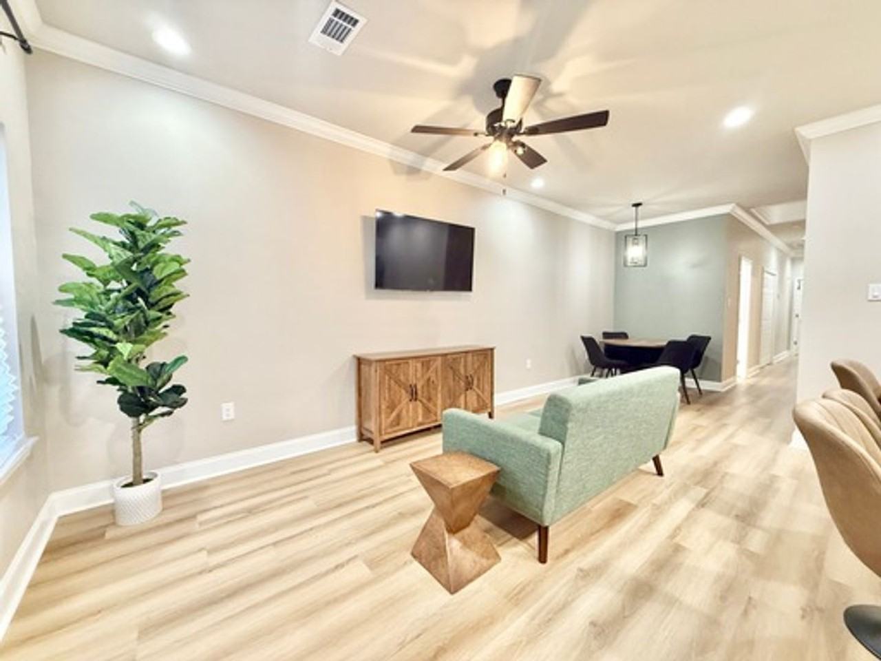 2413 Larguier Ln - Photo 2 of 13