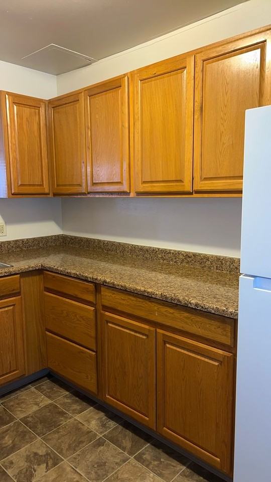 1002 W Center St - Photo 7 of 39