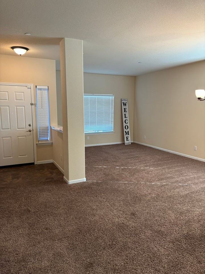 5688 Meadow Brook Way - Photo 4 of 18