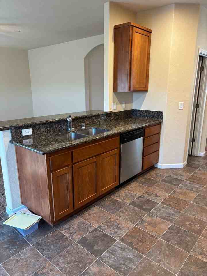 5688 Meadow Brook Way - Photo 7 of 18