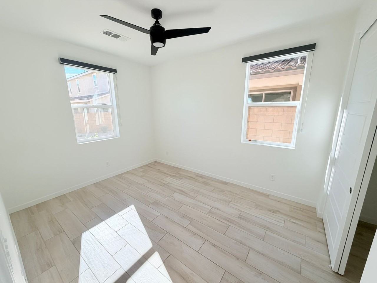 625 Via Firenze - Photo 6 of 28