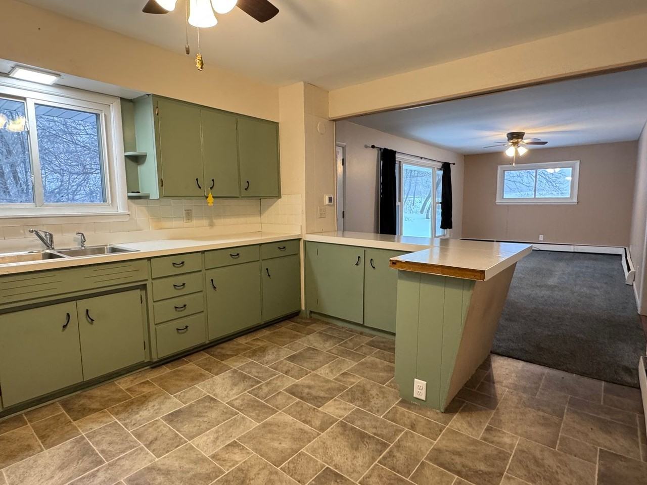 1121 Weggen Rd - Photo 5 of 16