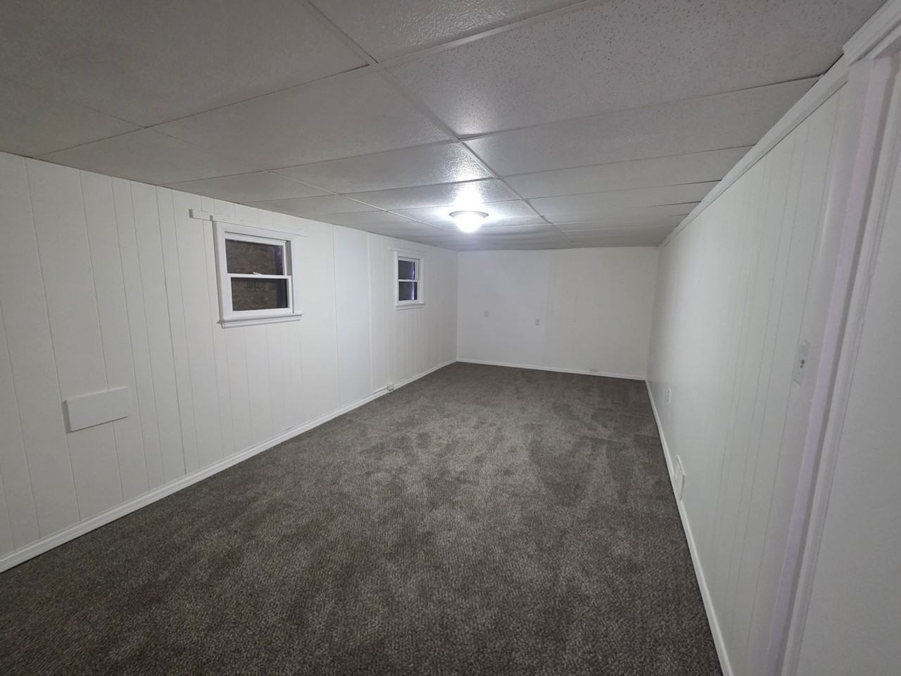 1735 Parklane Dr - Photo 5 of 9