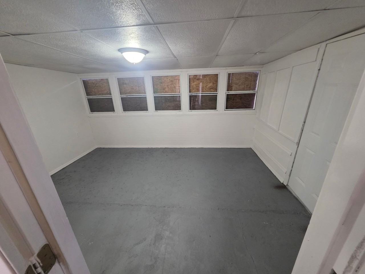 1735 Parklane Dr - Photo 6 of 9