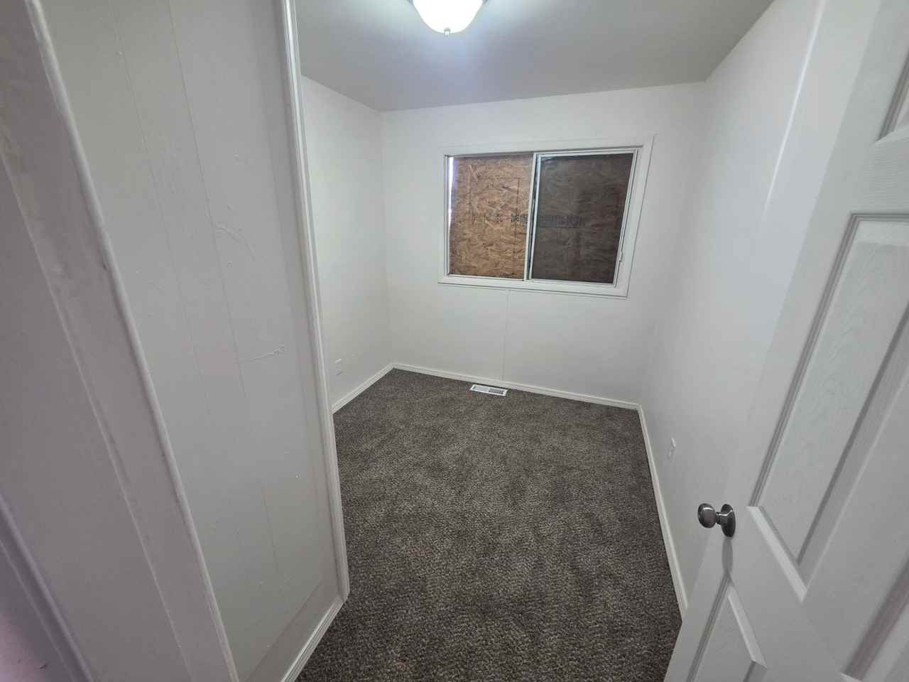 1735 Parklane Dr - Photo 7 of 9