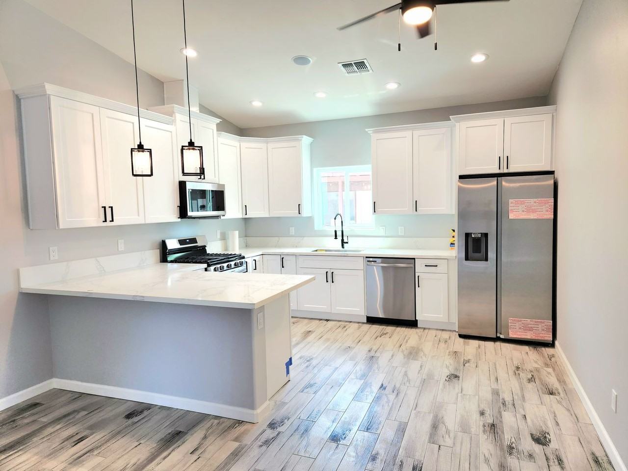 1862 Montclair Dr - Photo 2 of 29