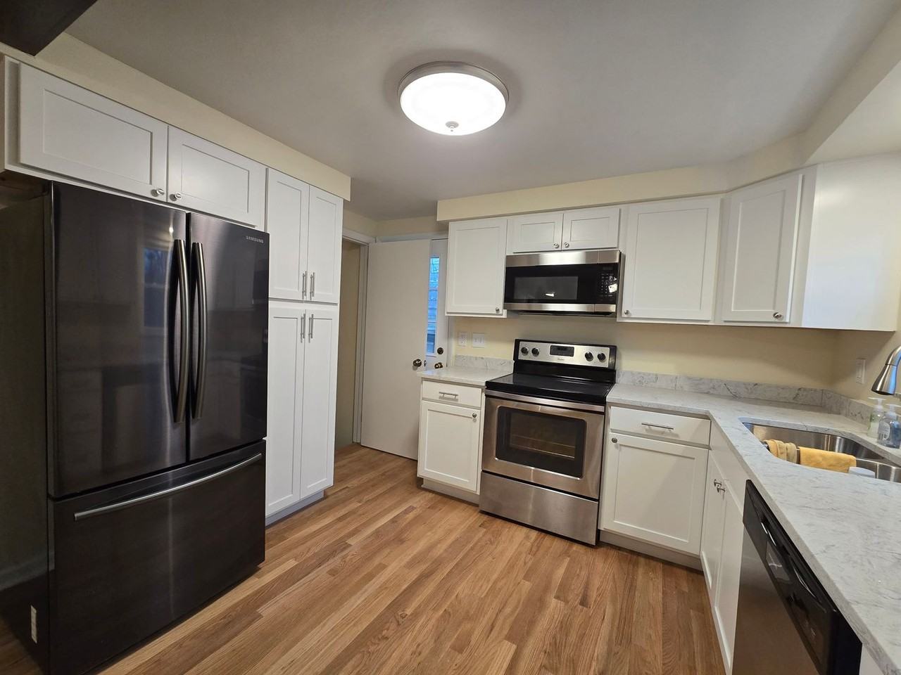 389 Beech Rd - Photo 7 of 15