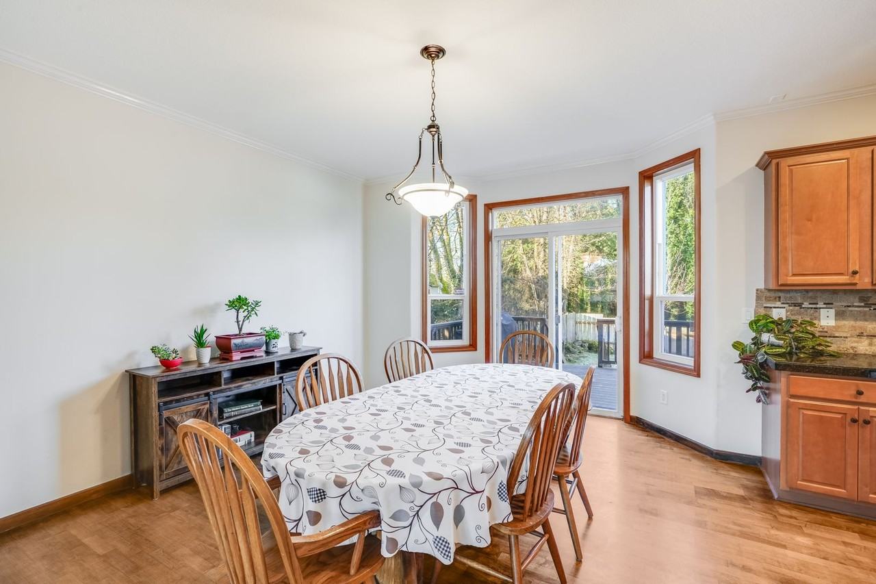 33 Se 218th Ave - Photo 6 of 15