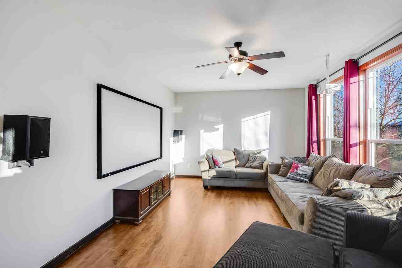 33 Se 218th Ave - Photo 7 of 15