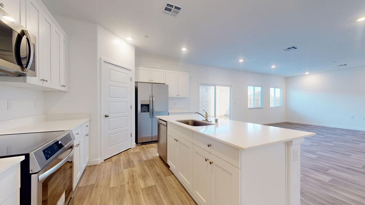 4469 Buckingham Ave - Photo 5 of 17