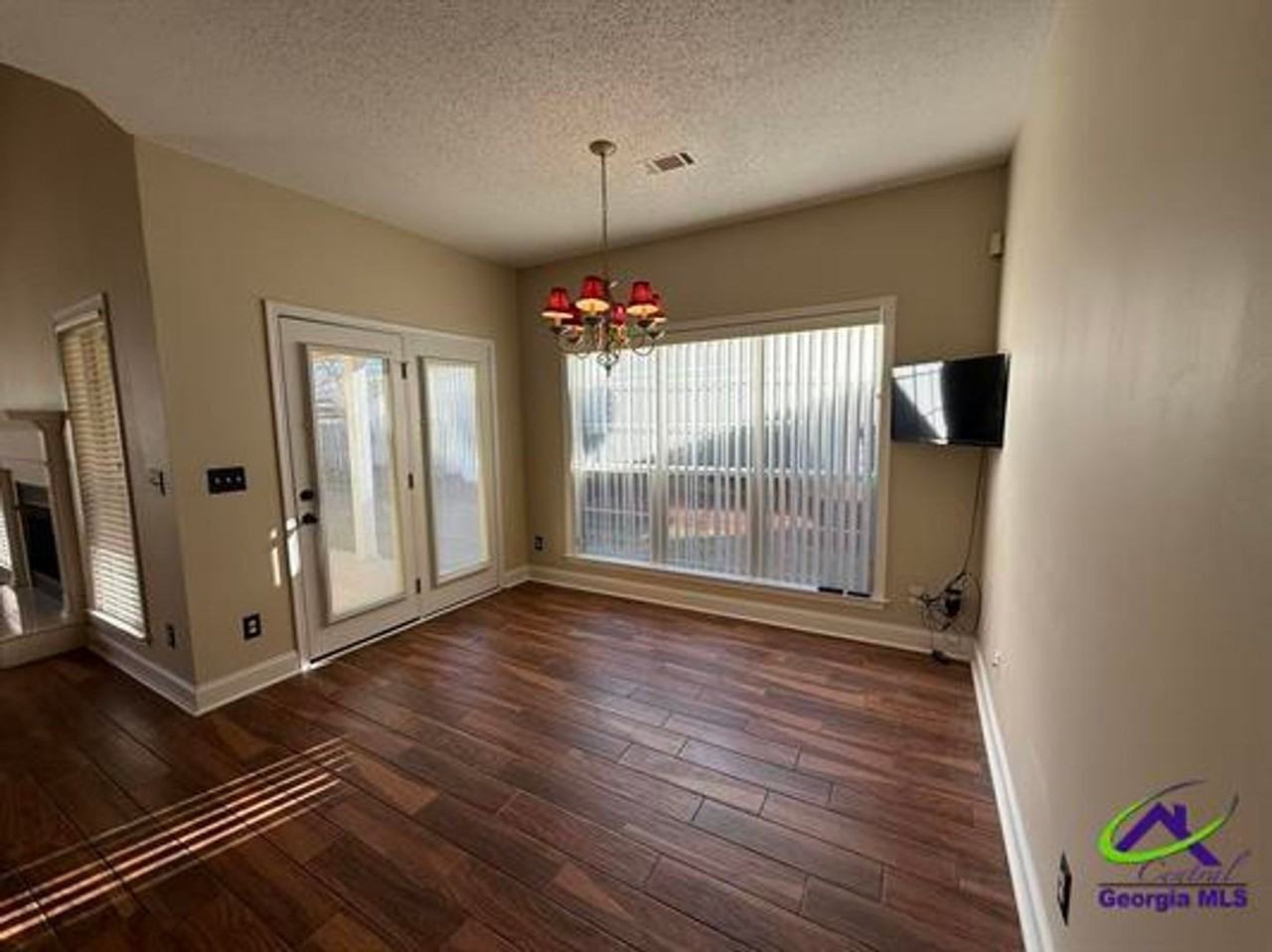 103 Huntington Way - Photo 5 of 26