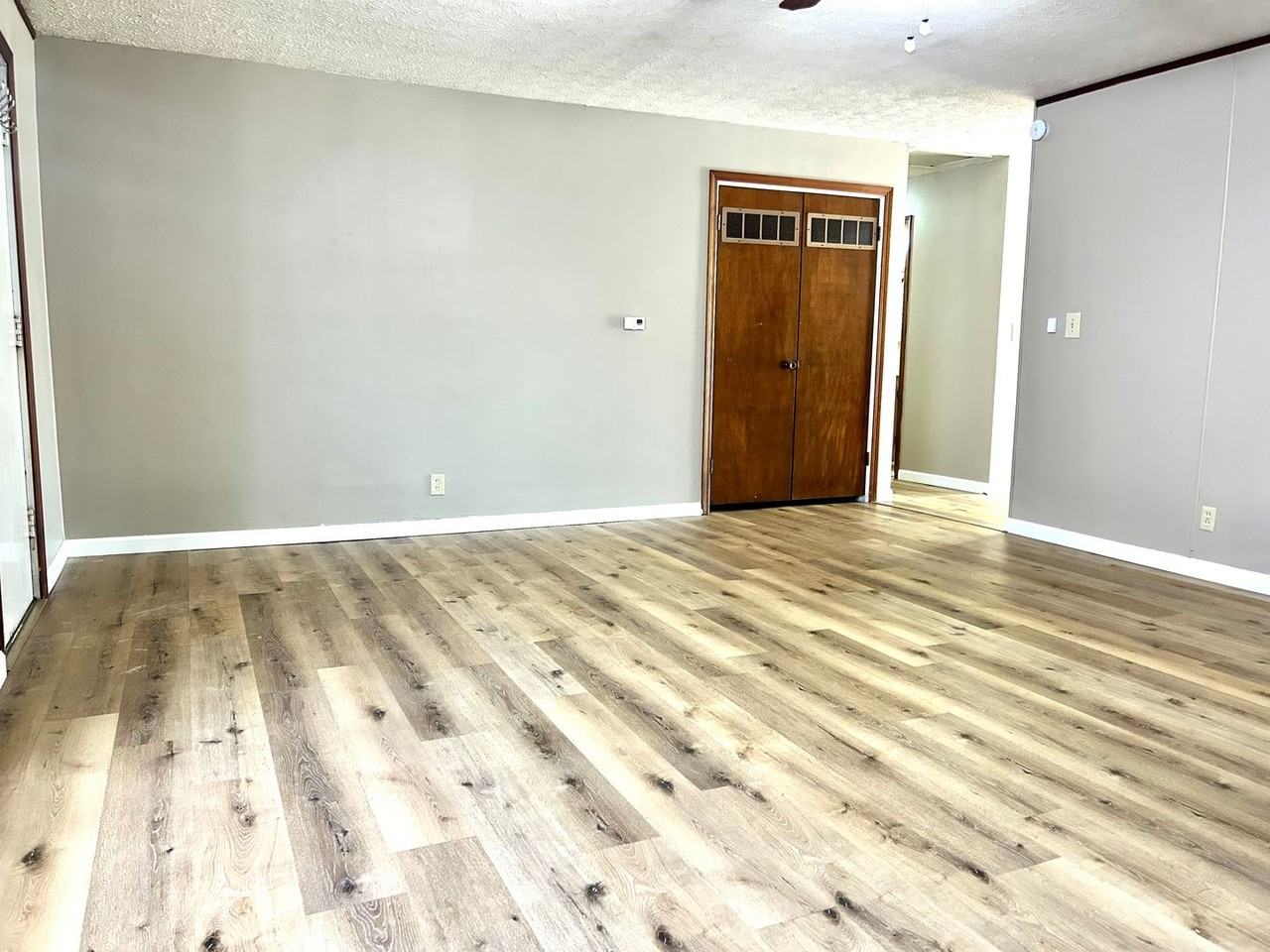 607 Sara St - Photo 4 of 13