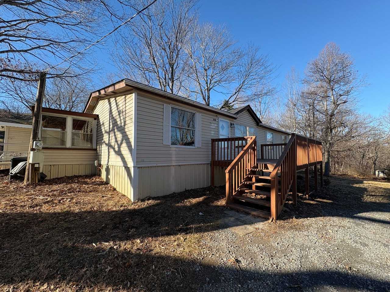 1046 Hill Rd - Photo 2 of 16