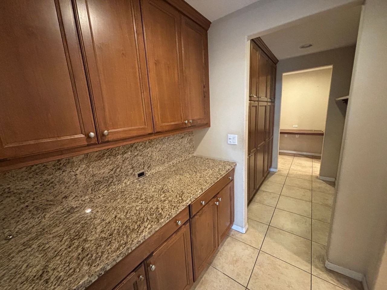 26525 Craftsmen Ct - Photo 4 of 15