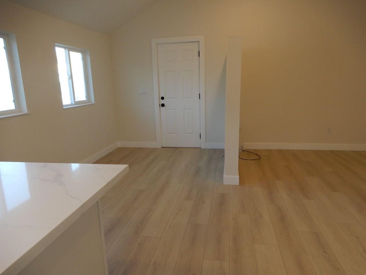 4820 Parker Ave - Photo 4 of 15