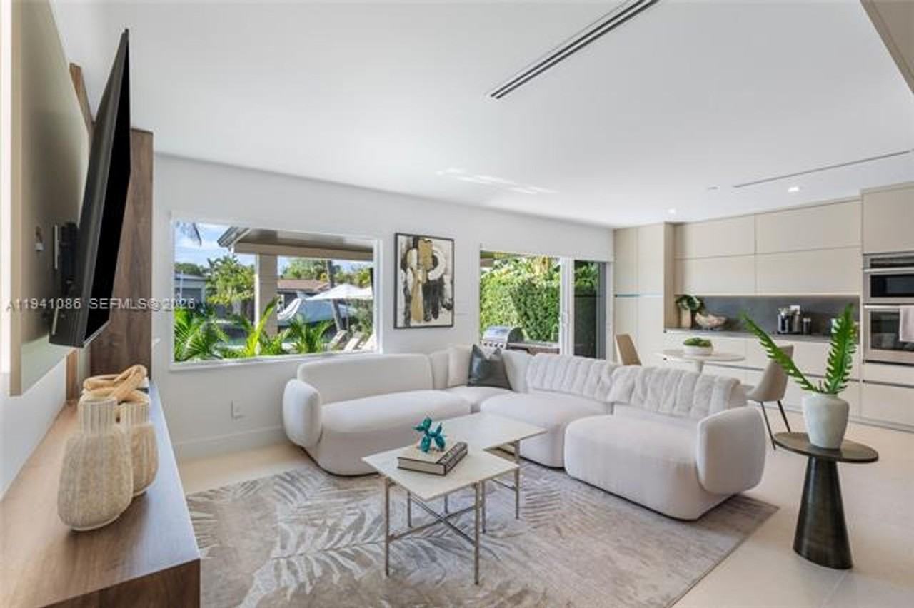 7810 Hawthorne Ave #0 - Photo 7 of 39