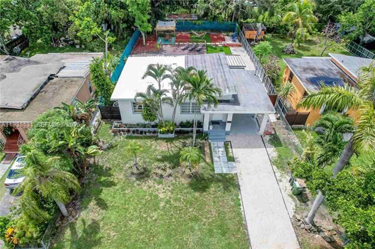 1370 Ne 133rd St #0 - Photo 4 of 25