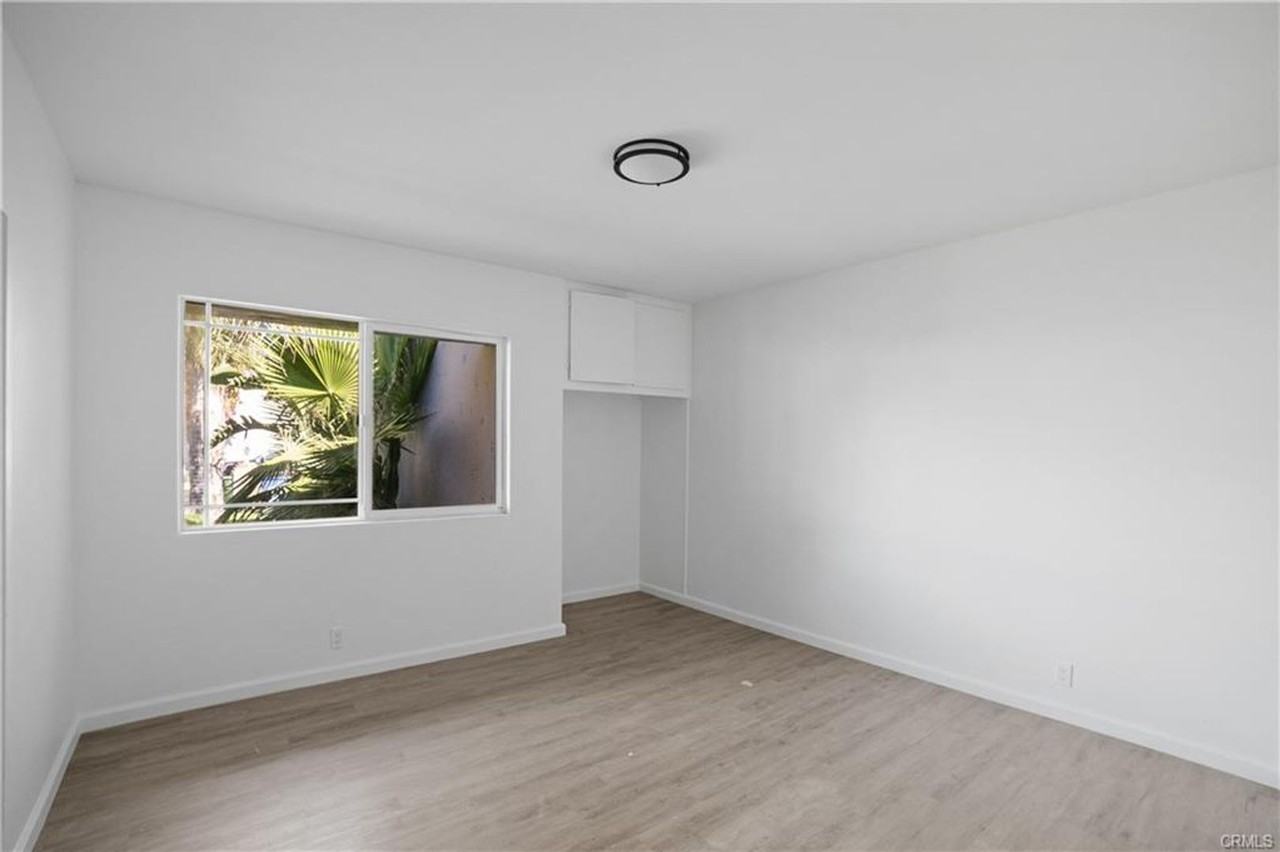 20554 Valerio St - Photo 7 of 11