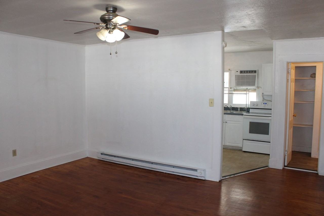 502A E Main St - Photo 5 of 17