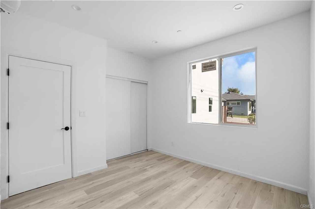 20553 Valerio St - Photo 4 of 12