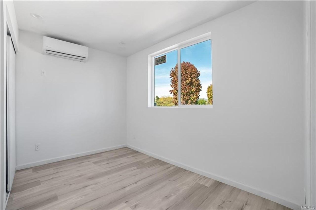 20551 Valerio St - Photo 3 of 9