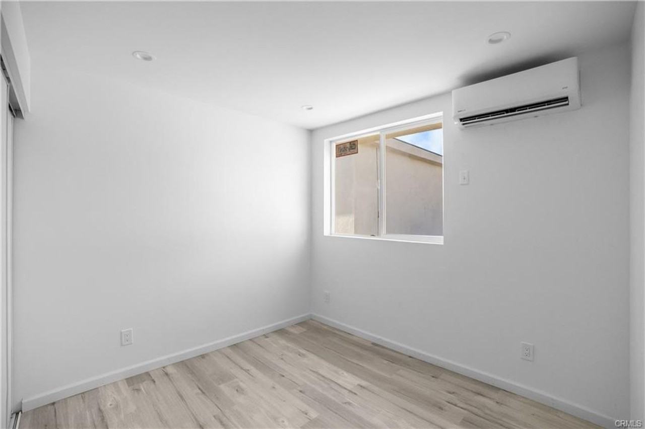 20551 Valerio St - Photo 5 of 9